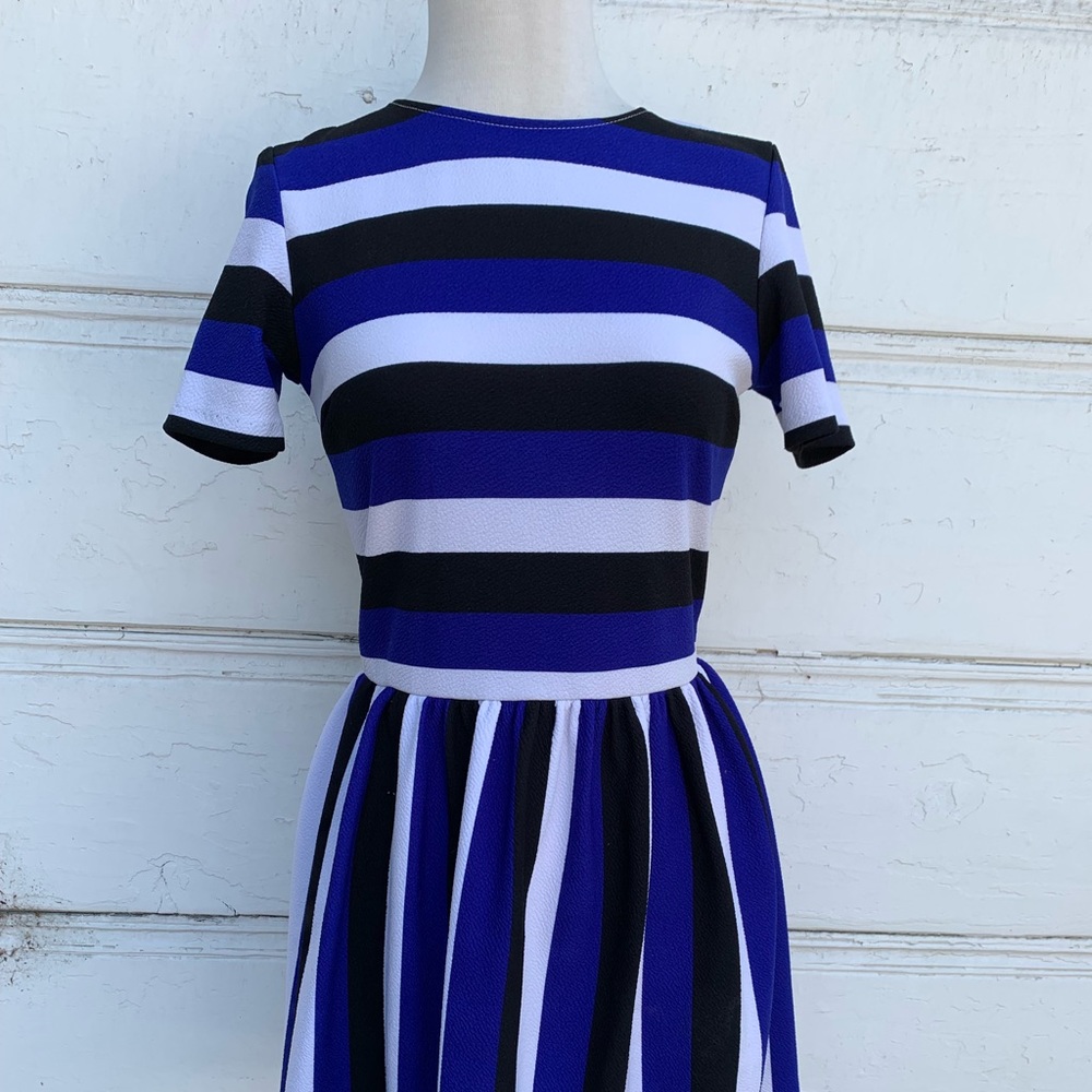 Adorable Striped love...ady Dress Size Large